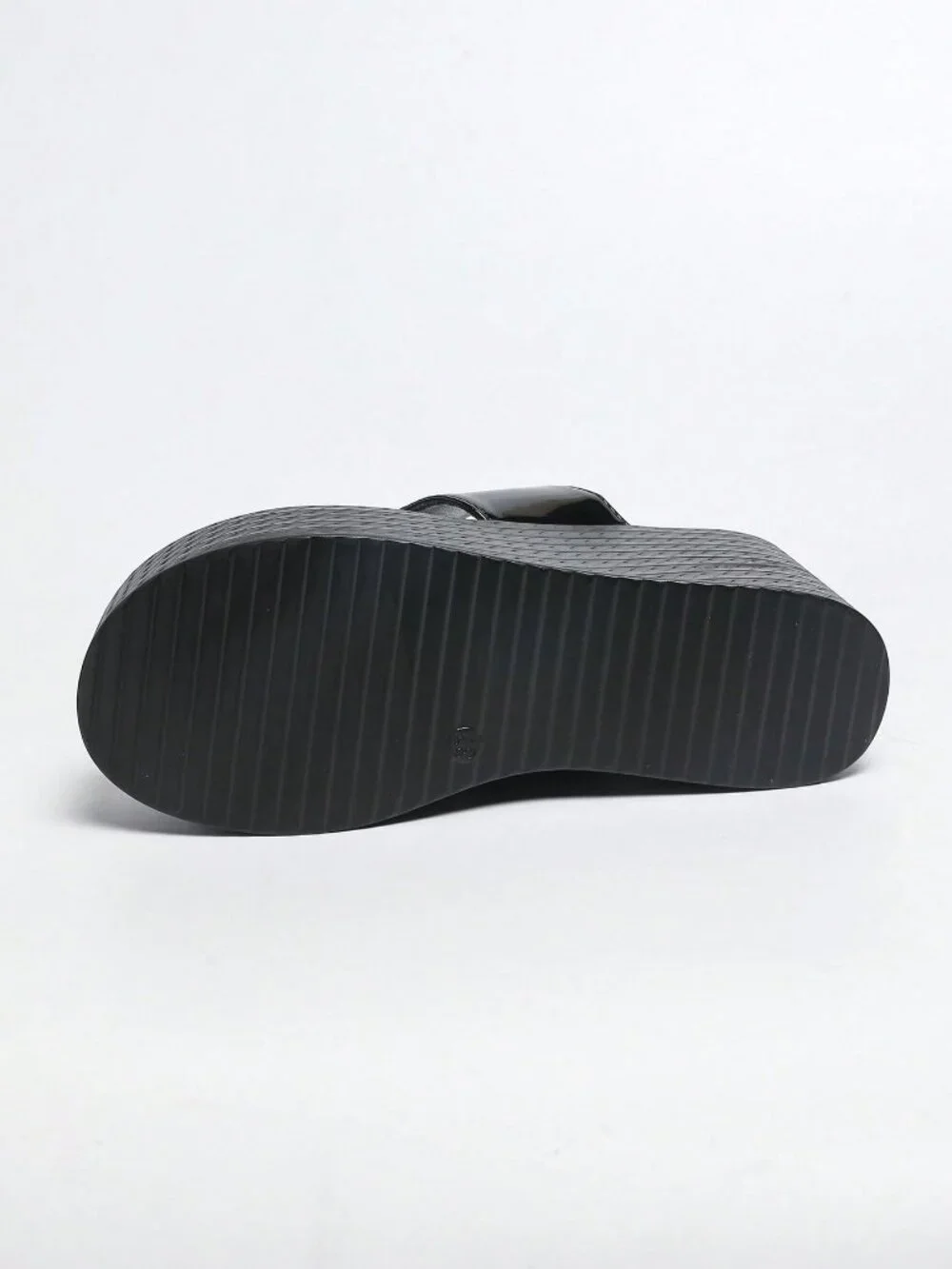 Black Fashionable Women's Metal Buckle Thong Platform wedge Sandals